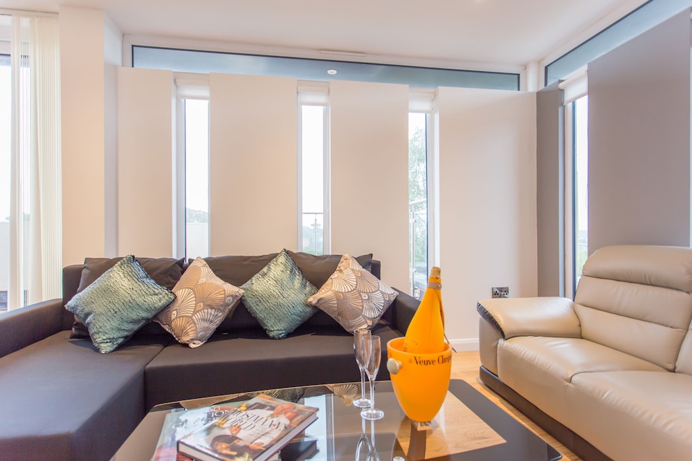 Oxford Vacations - Razia Apartments - Property Image 15