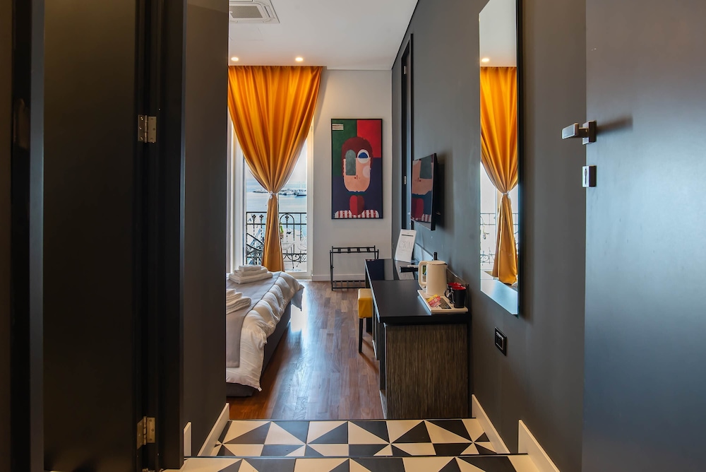 Gram Suites