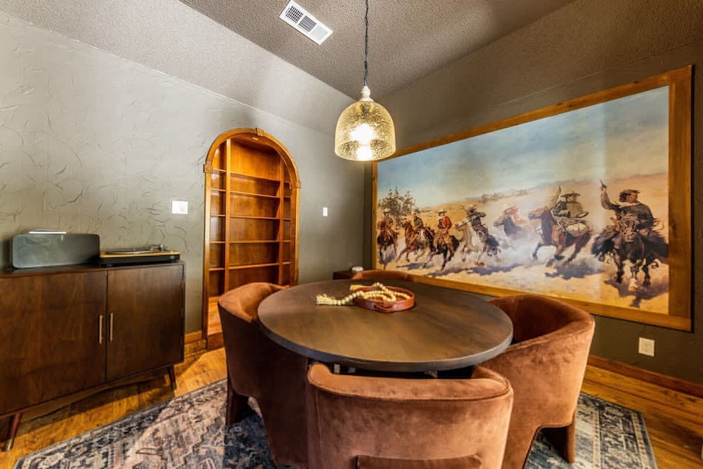 Spacious 90-acre Ranch Ideal for Families Reunions Events Sleeps 13 San Marcos River Access