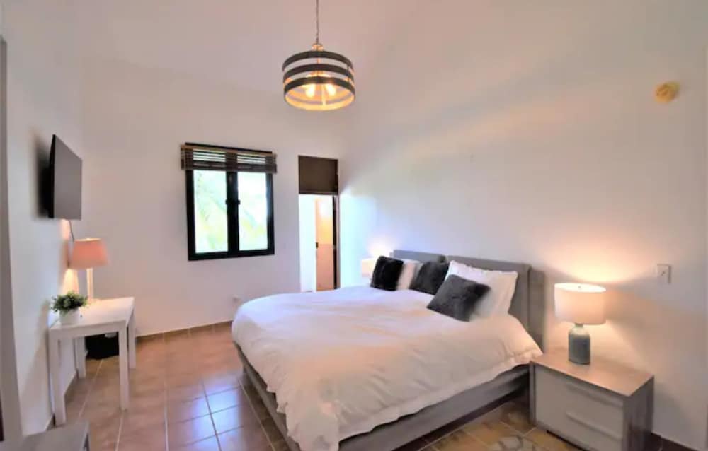 Golfside Villas - Property Image 13
