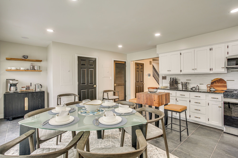 Luxe Atlantic City Stay: Walk to Beach & Boardwalk