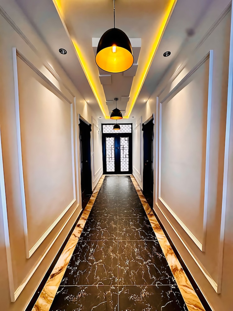 Executive Grand Royal