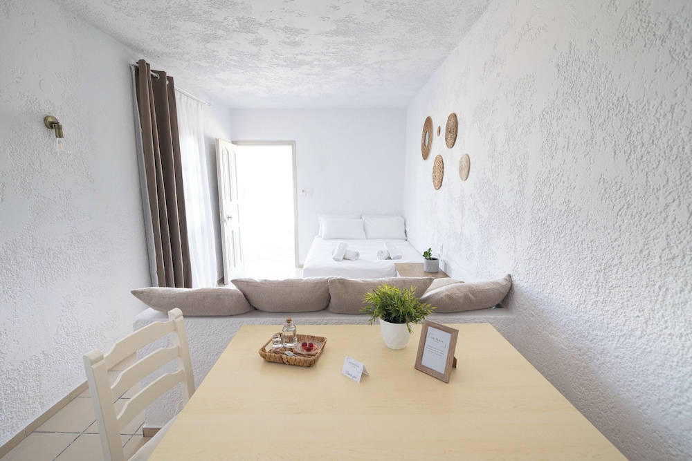Hesperia Apartments