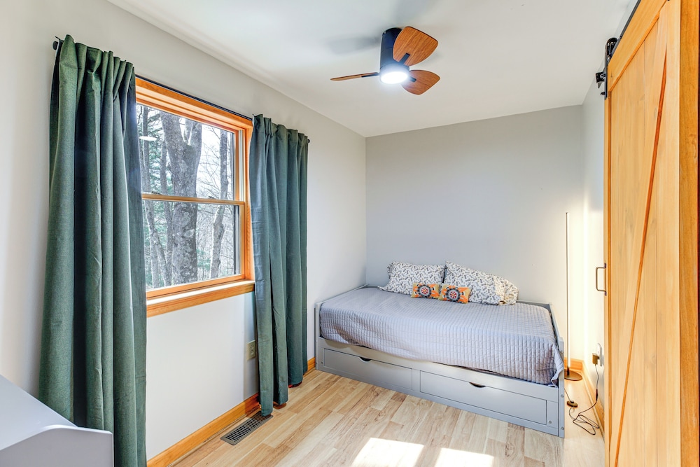 Deer River Retreat: Cabin Feel w/ Modern Touches
