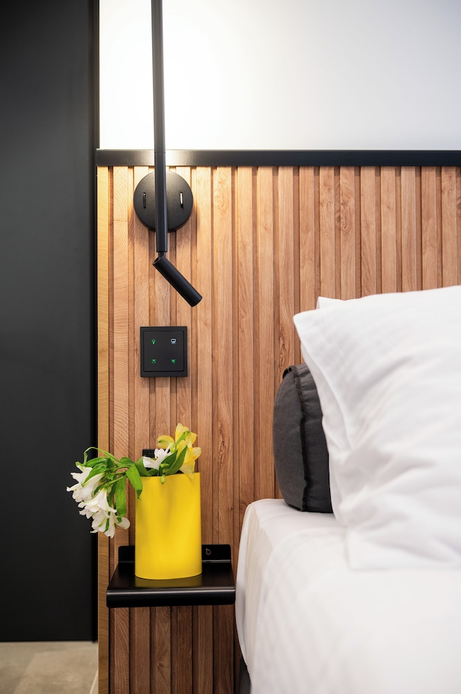 Cardamilia Suites