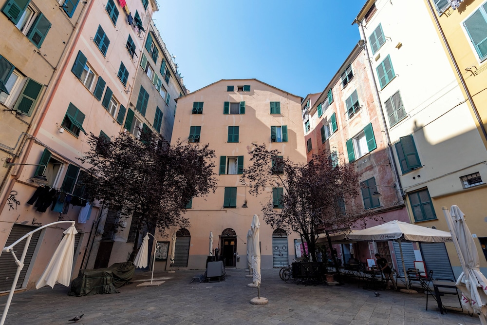 Piazza Lavagna 2