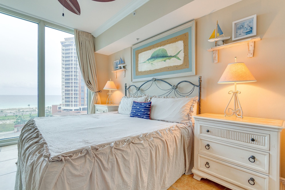 Pensacola Beach Retreat w/ Direct Beach Access!