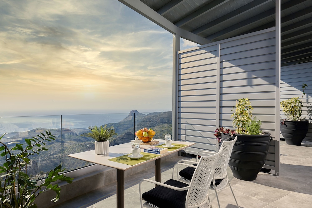 Seli Sea View Apartments and Studios photo 4