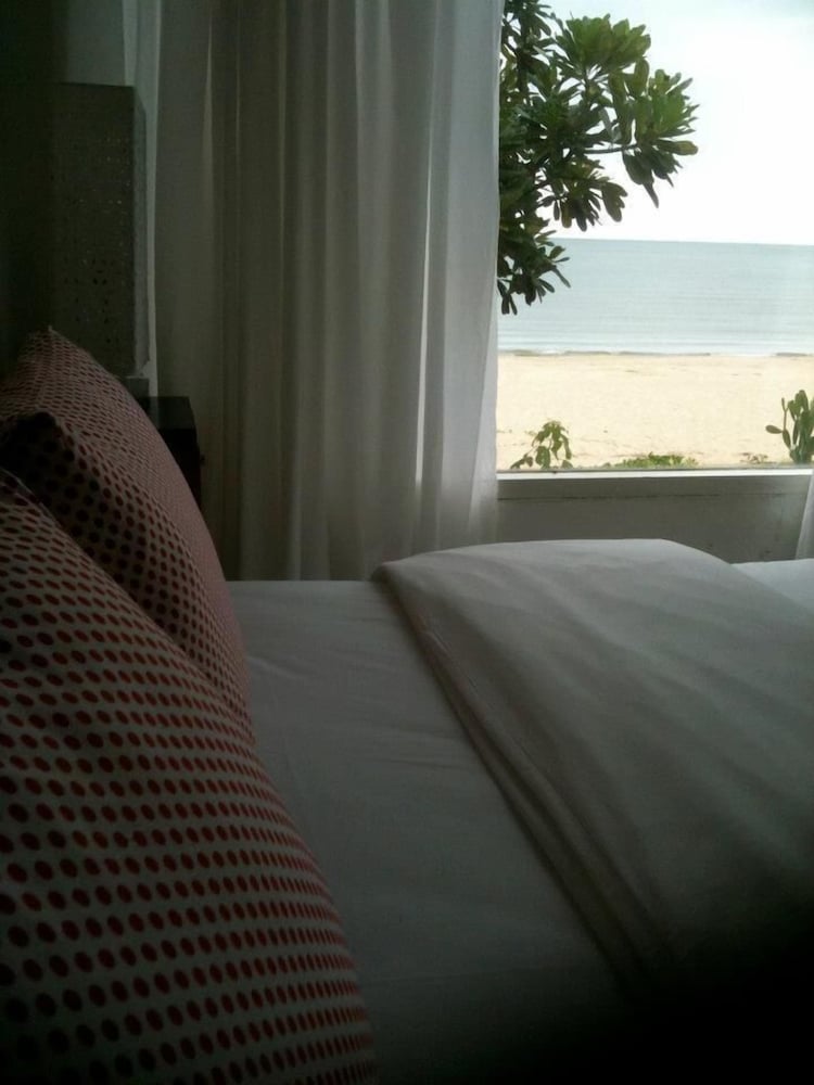 Hua Plee Lazy Beach