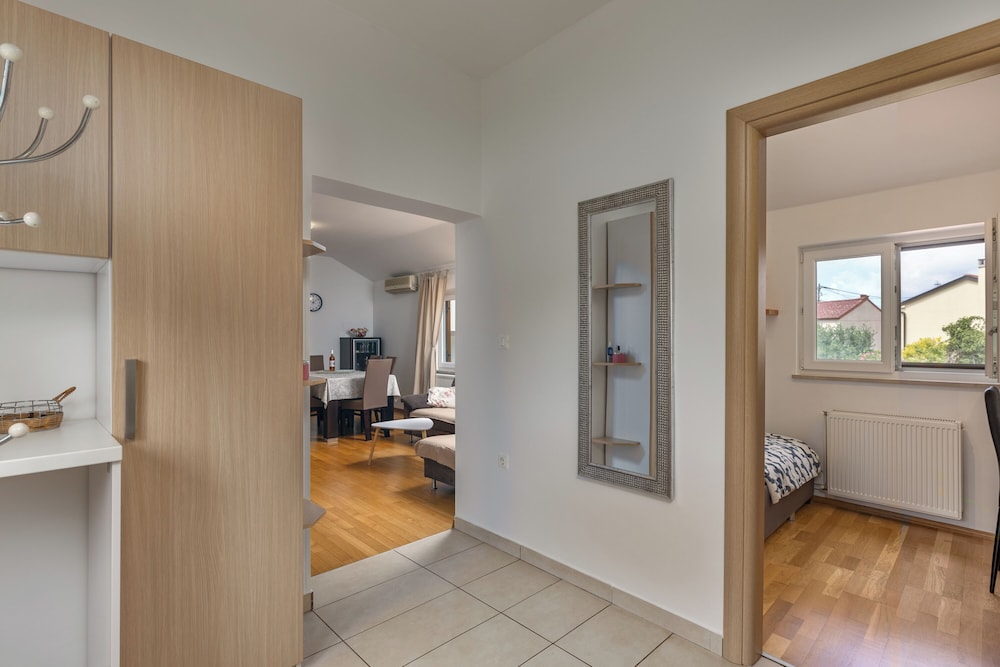 Quiet Garden Apartment Kostrena