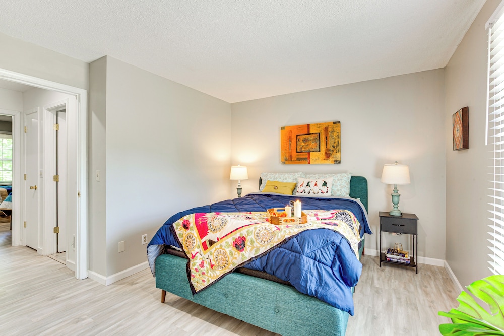 Shop, Dine & Unwind: Walkable Overland Park Home