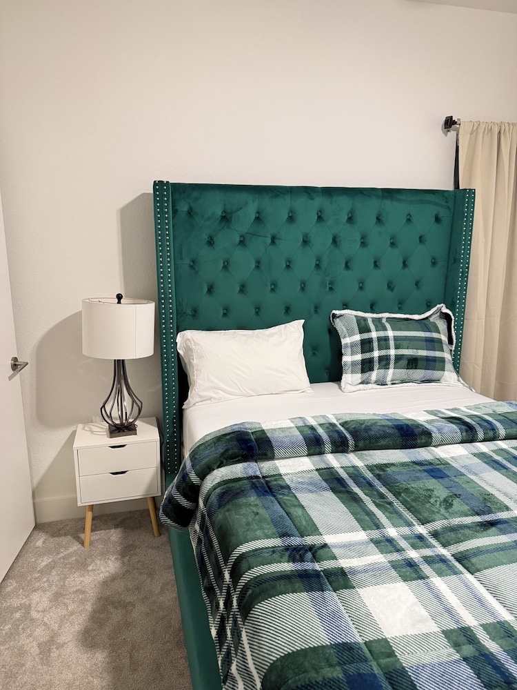 Luxury 3BR for Families Nurses and Group