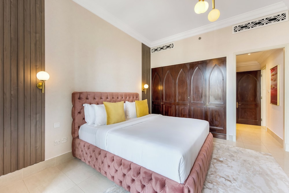 Durrani Homes - Luxe Living at Souk Al Bahar with Burj Khalifa and partial Fountain view