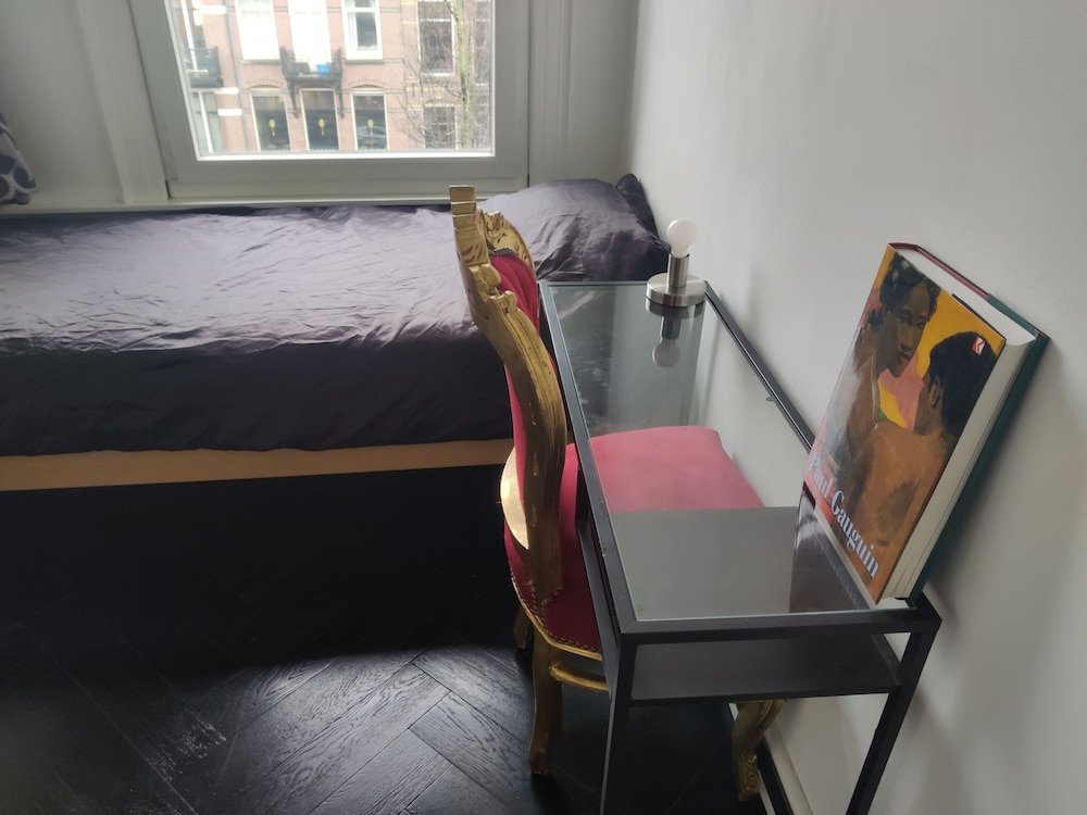 Sézane's Lodges: shared home - not hotel - in museum district
