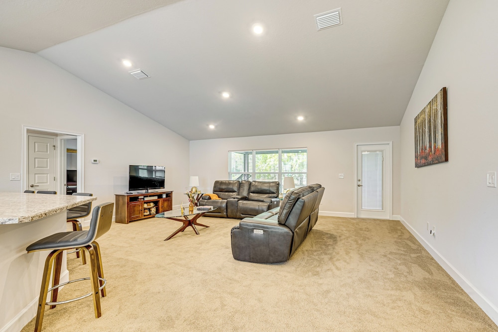 Screened Lanai: Relaxing Retreat in Ocala!