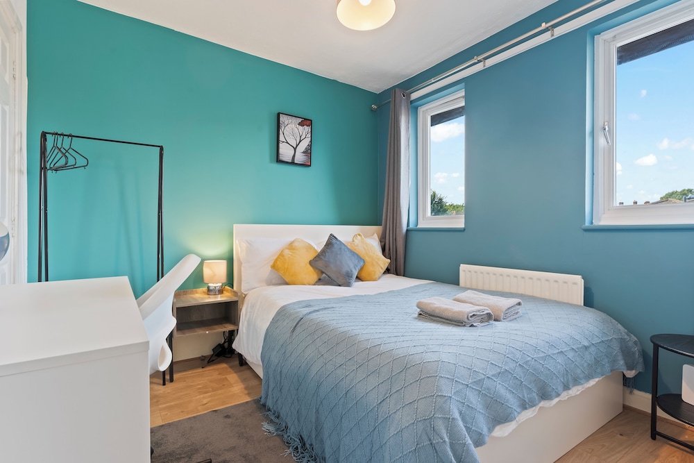 Cozy London Townhouse With 4 Bedrooms