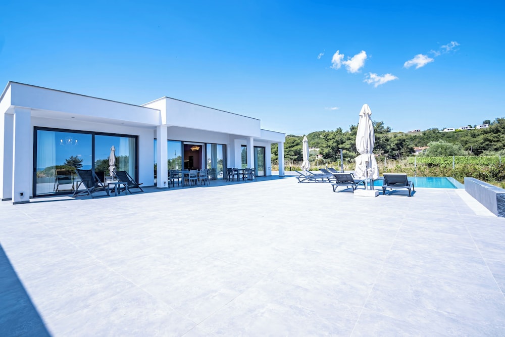Continent Villas - Villa VIP