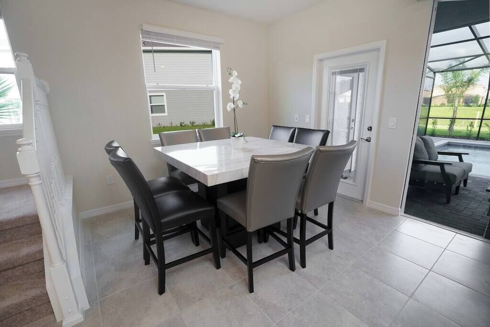 Fabulous 5 BR With Pool Solterra Resort