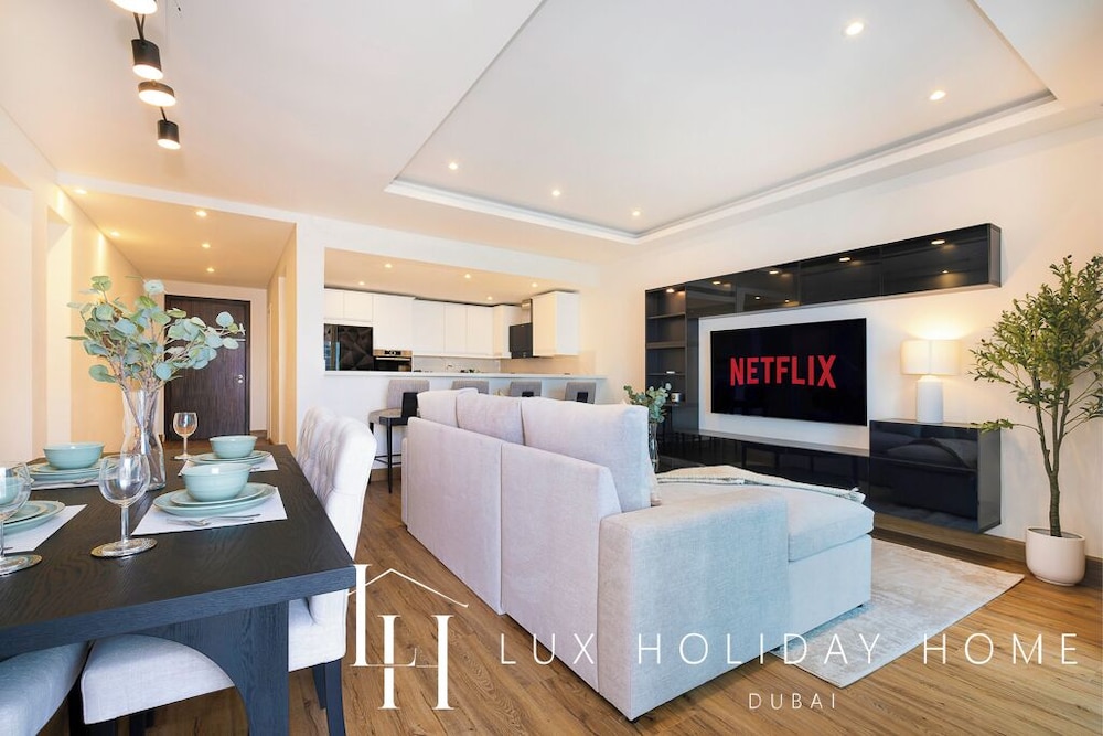 LUX The Bonnington JLT Suite
