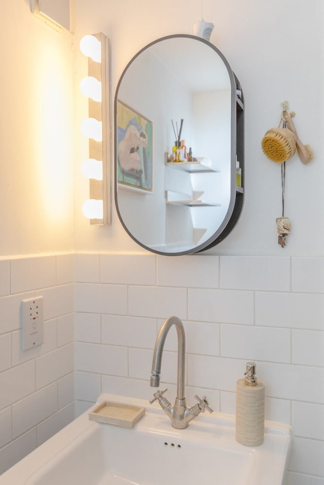 Stunning 1BD Flat w/ Garden Area, Kentish Town!