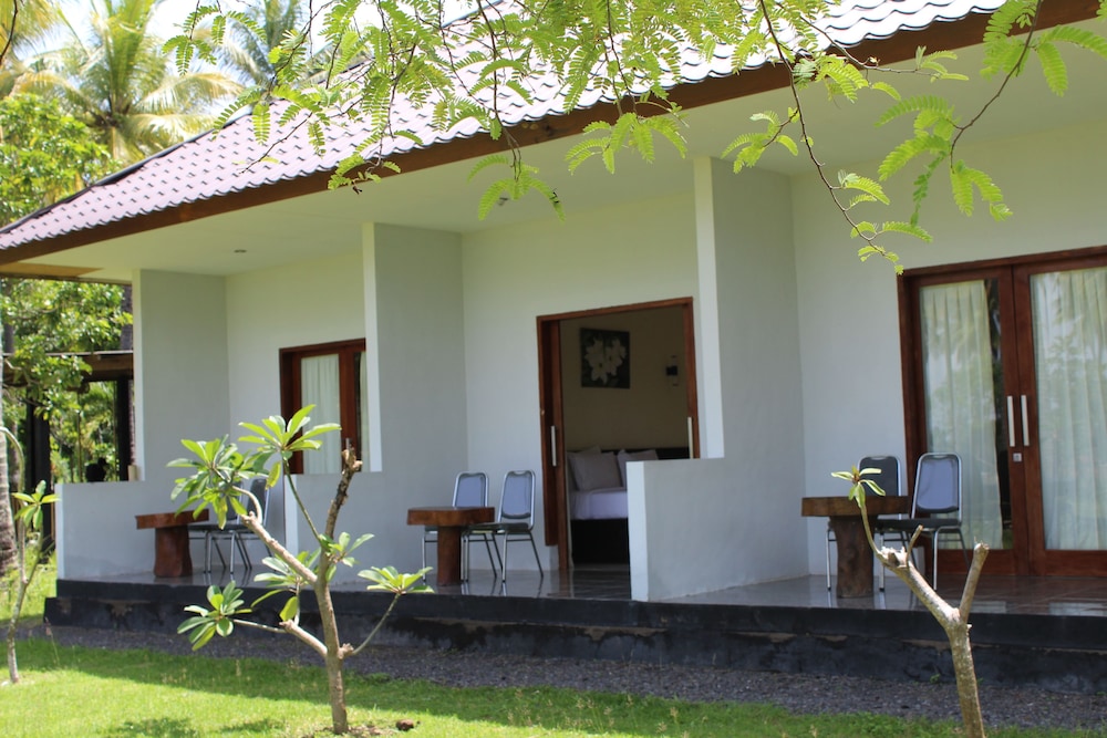 Gondang Beach Hotel