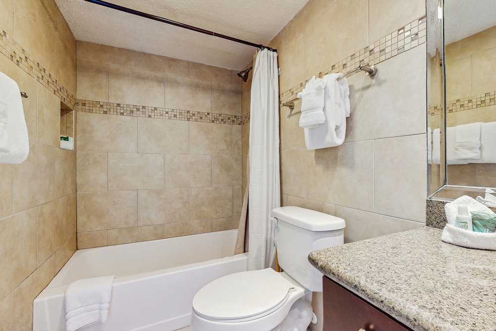 3BR Condo - 10th Floor w/ Amazing View & Amenities