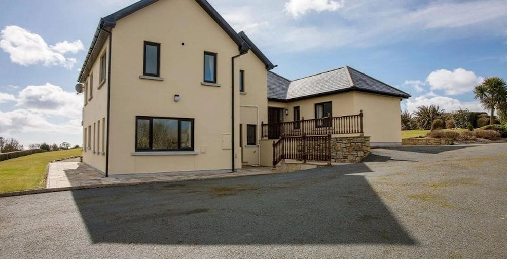 Waterford Villa 5 Bed Beach Retreat