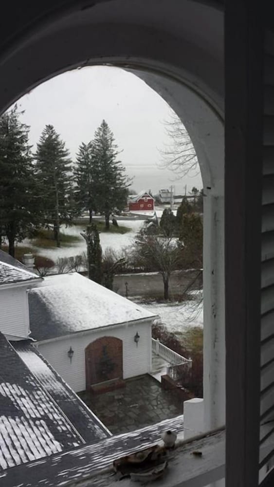 Homeport Inn and Tavern