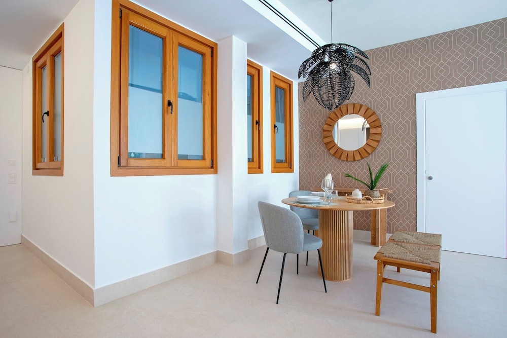 Bright Apartment in Seville. Tomás de Ibarra II