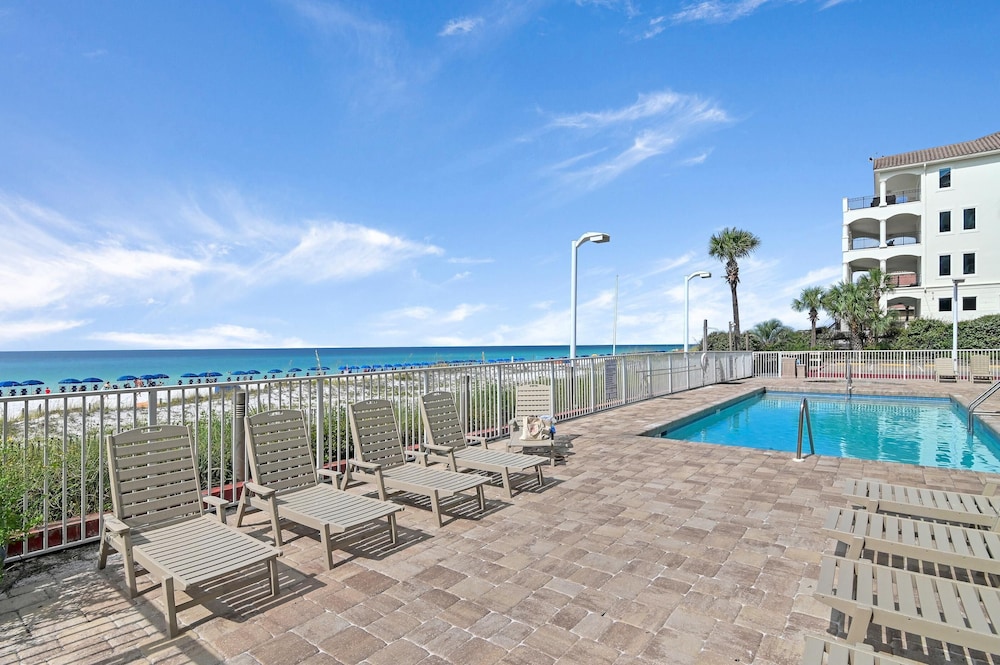 Inn at Crystal Beach 611