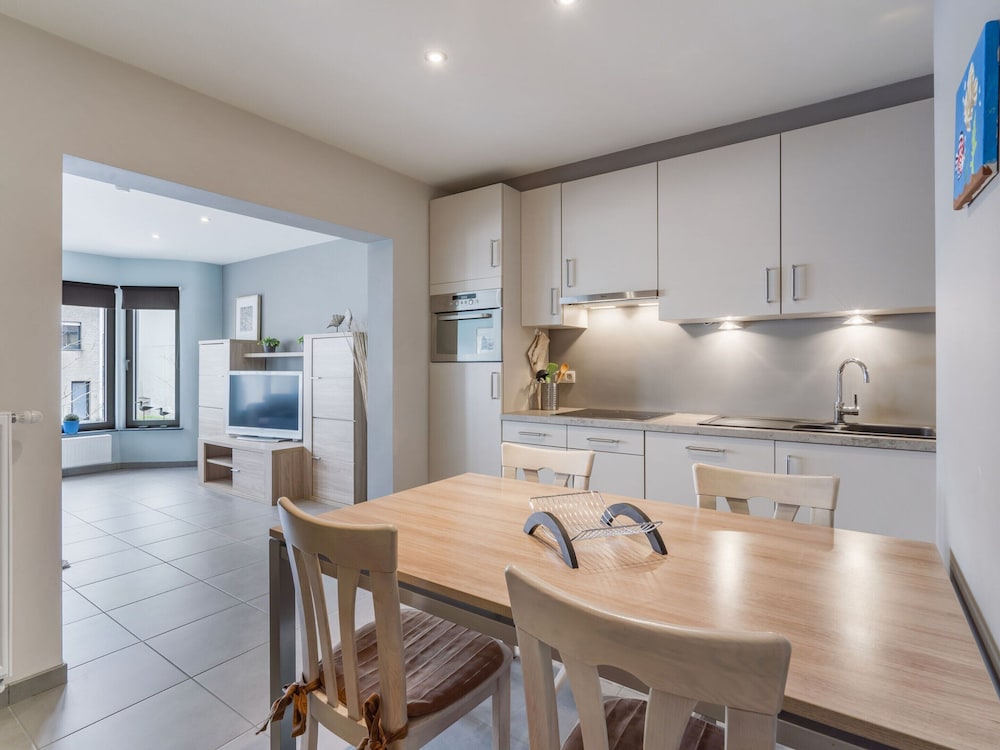 Pleasant Apartment Near the Seafront