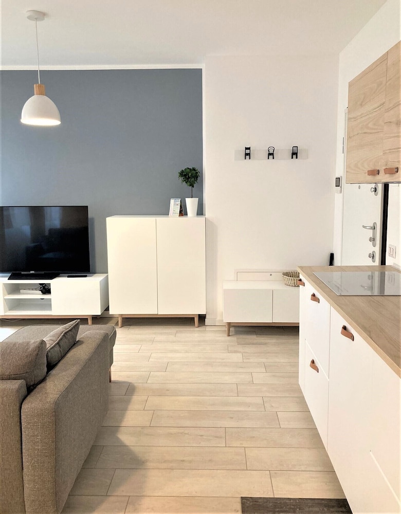 Bright Apartment in via Zurigo 3