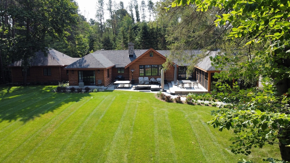 Haliburton Post House
