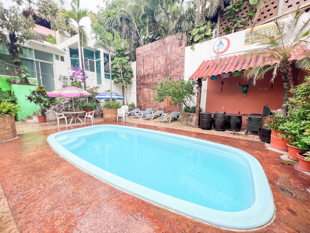 ITH Sayulita Amazing Surf Hostel