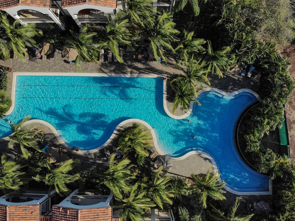 Hotel Coco Breeze Private Residence - Image 1