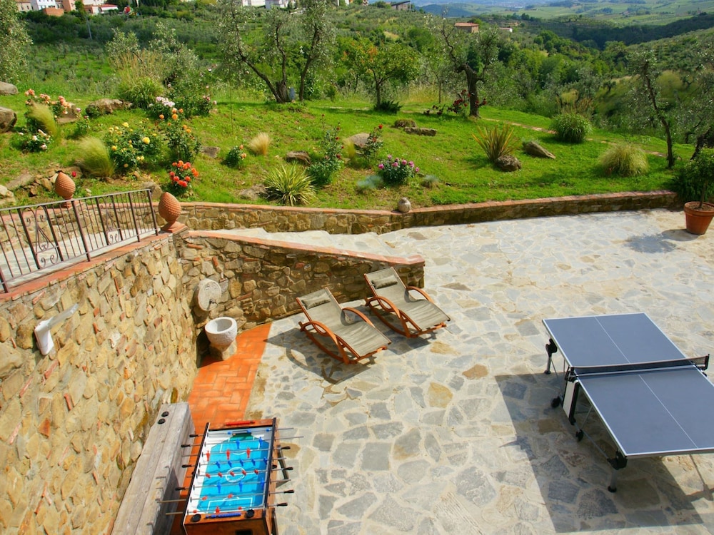 Farmhouse in Vinci With Pool and Tuscan Views view 2