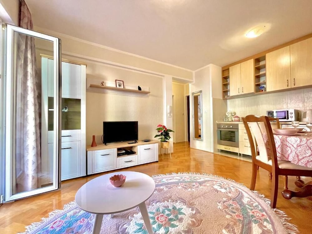Comfort apartments near the beach