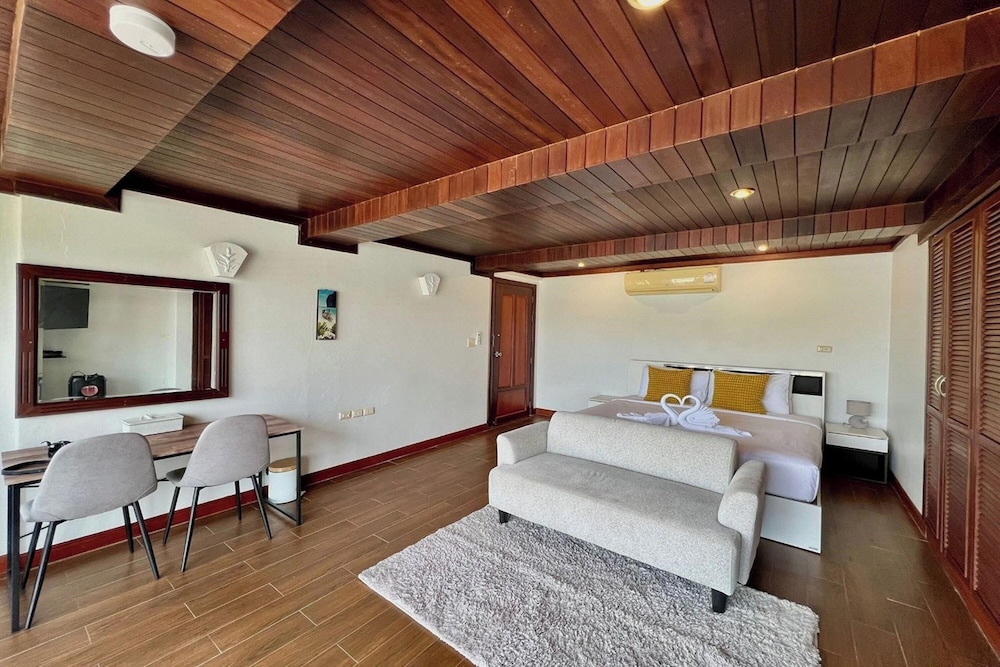Panorama Ocean Villas, Kamala