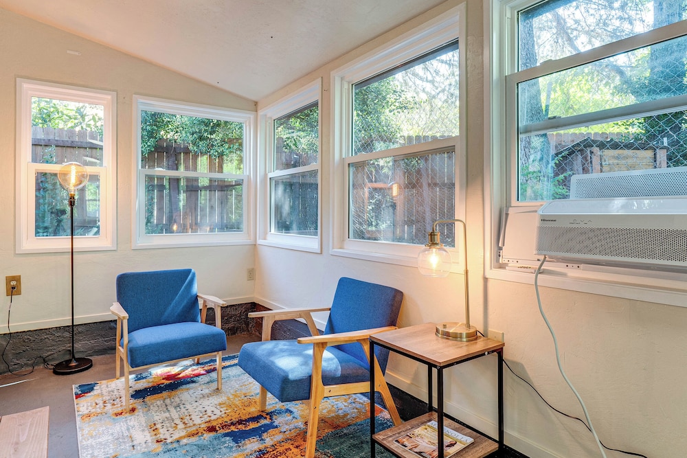 Wine Country Cottage in Historic Fiddletown!