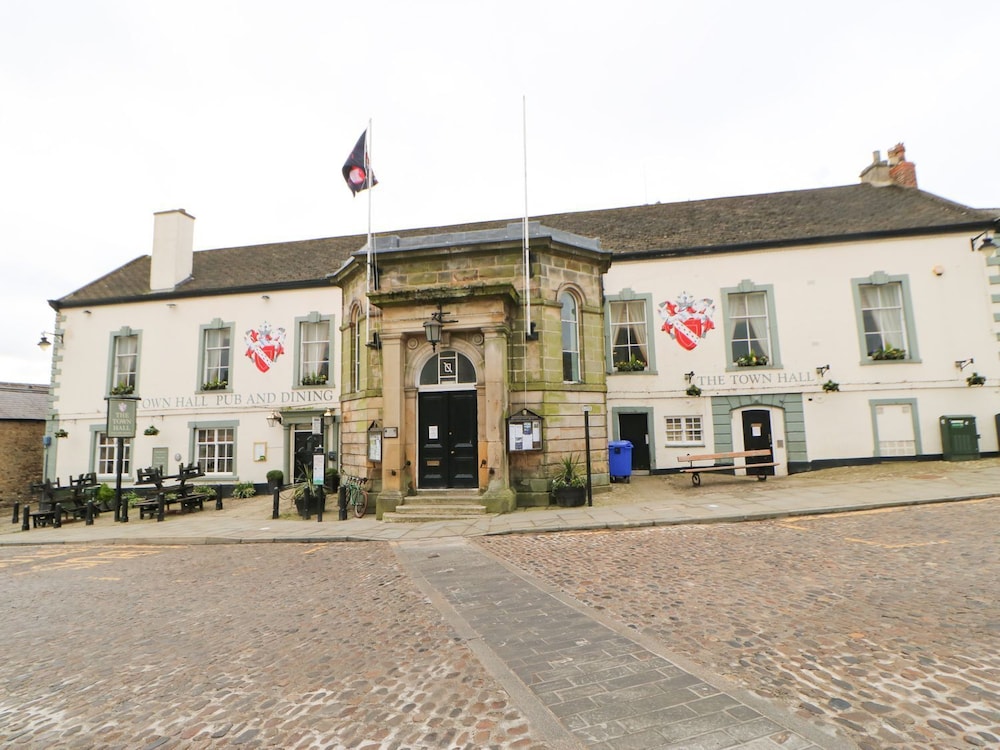 10 Poppy Lodge