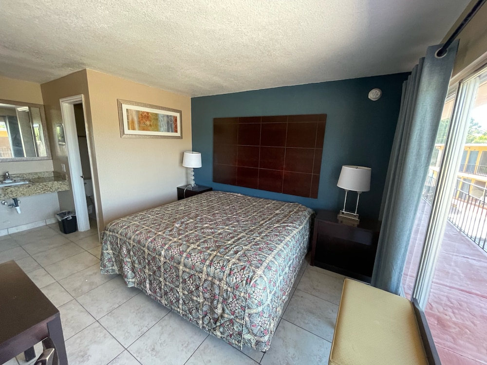 Royal Inn view 3