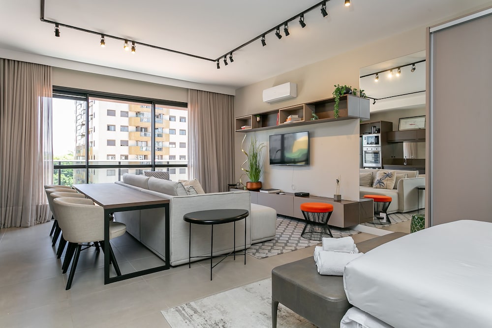Studios Tower by Viva - Prédio com piscina e estacionamento no centro de Floripa