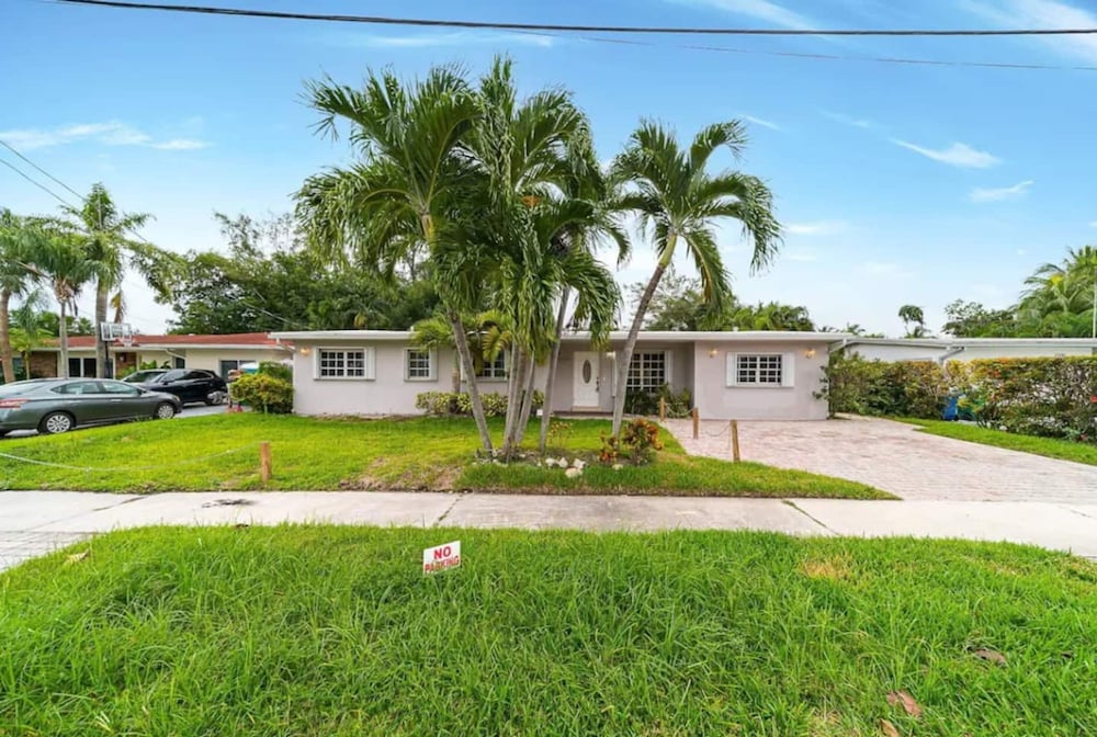 Heated Pool Home Near Beach