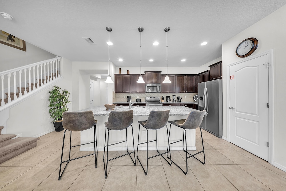 2027 MD - Windsor Westside Tranquil Haven
