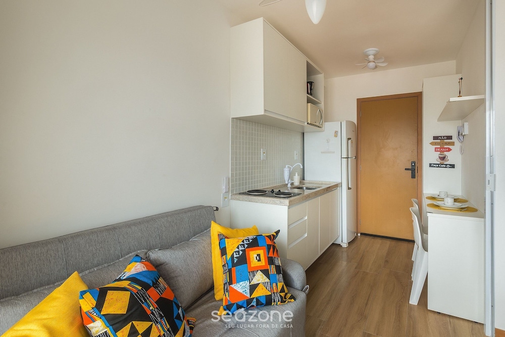 Condo. w/ Pool and Gym 70 m From the Beach - SMA