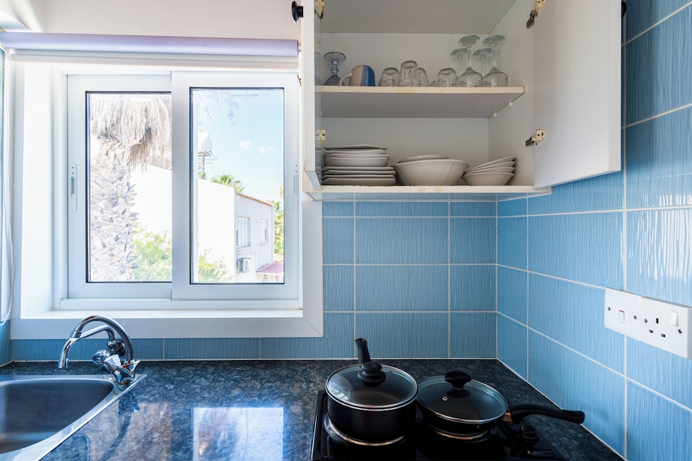 Lazuli 1-BR W Pool & Balcony in Larnaca