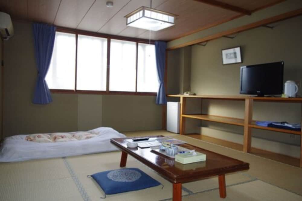 Gujyo Vacance Mura Hotel view 4