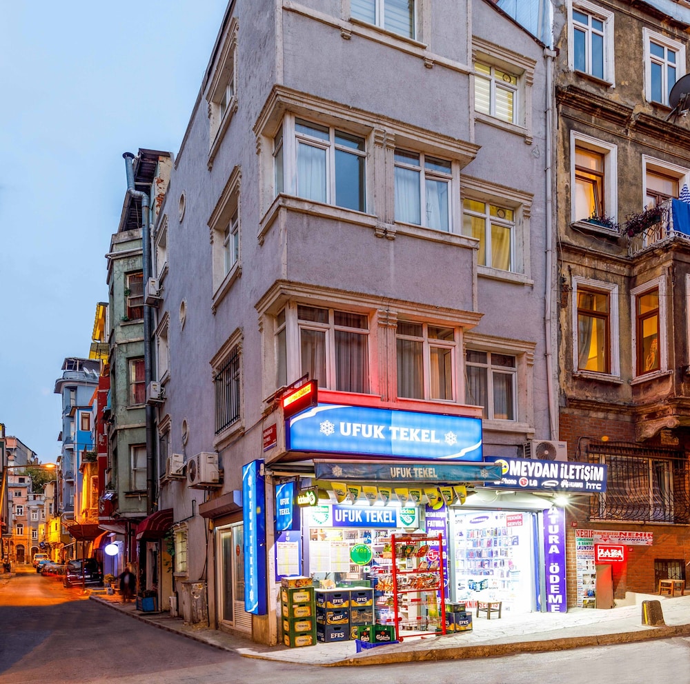 Aram's Residence