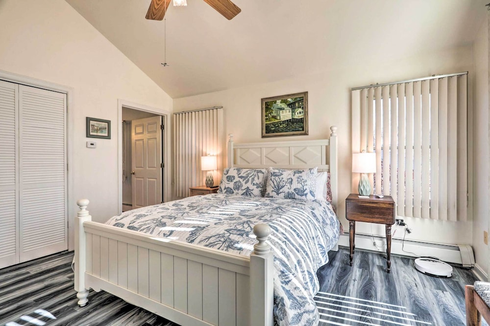 Westerly Vacation Home: Town Beach Access