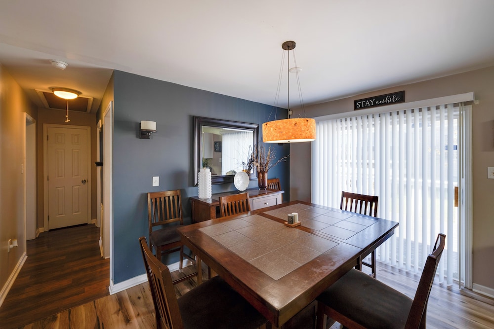 Walk to Dtwn Milton: Spacious Family Home w/ Yard